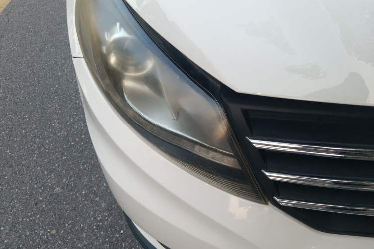 Used Dongfeng Fengon 580 2017 1.5T CVT Luxury Model Right Front Headlight
