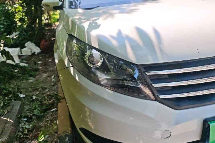 Used Dongfeng Fengon 580 2017 1.5T CVT Luxury Model Right Front Headlight