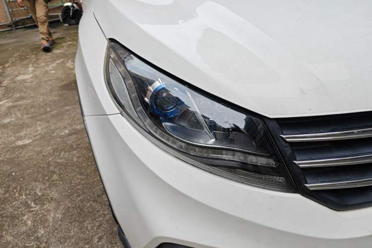 Used Dongfeng Fengon 580 2017 1.5T CVT Smart Style Model Right Front Headlight