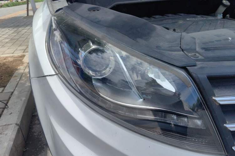 Used Dongfeng Fengon 580 2017 1.5T CVT Luxury Model Right Front Headlight