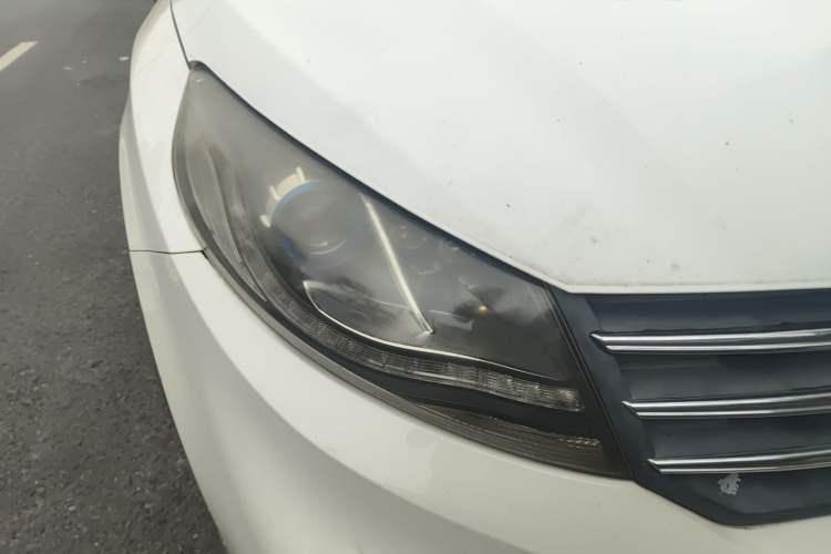 Used Dongfeng Fengon 580 2017 1.5T CVT Smart Style Model Right Front Headlight