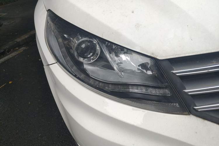Used Dongfeng Fengon 580 2017 1.5T Manual Luxury Model Right Front Headlight