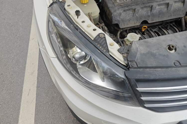 Used Dongfeng Fengon 580 2017 1.8L Manual Comfort Model Right Front Headlight