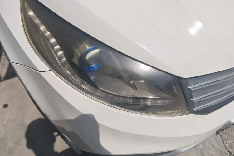 Used Dongfeng Fengon 580 2017 1.5T CVT Smart Style Model Right Front Headlight