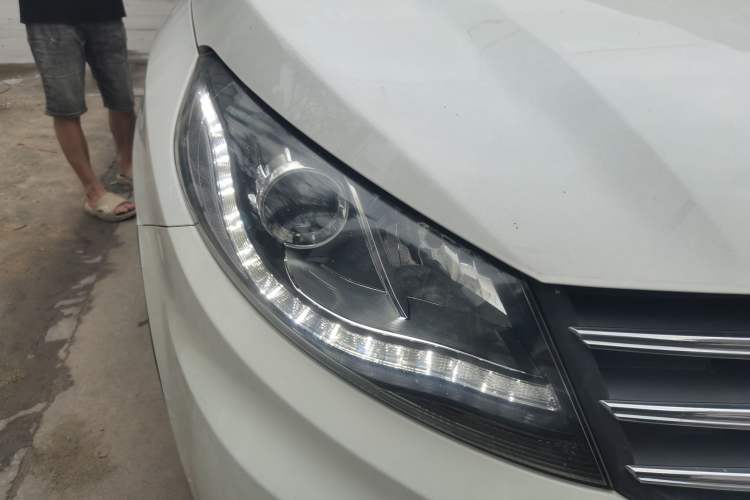 Used Dongfeng Fengon 580 2017 1.8L Manual Comfort Model Right Front Headlight
