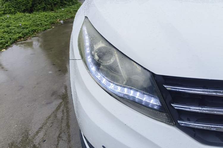 Used Dongfeng Fengon 580 2017 1.5T CVT Comfort Model Right Front Headlight