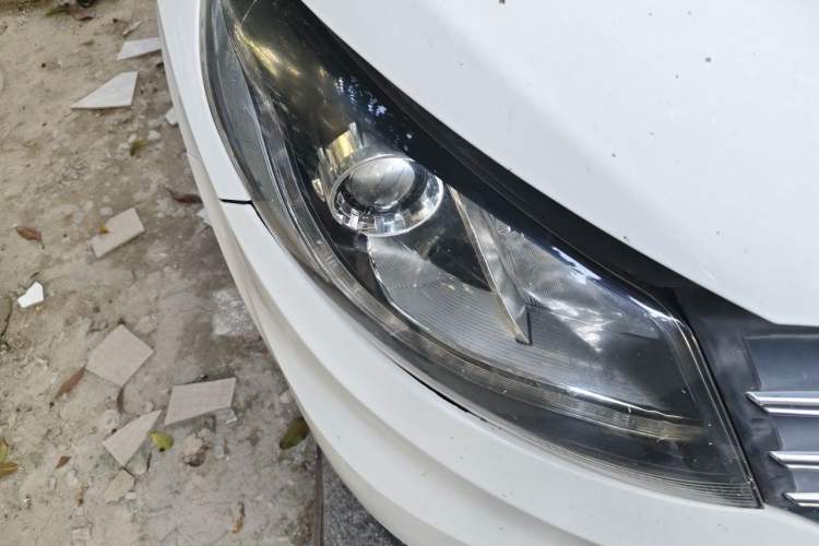 Used Dongfeng Fengon 580 2017 Revised Version 1.5T CVT Luxury Edition Right Front Headlight