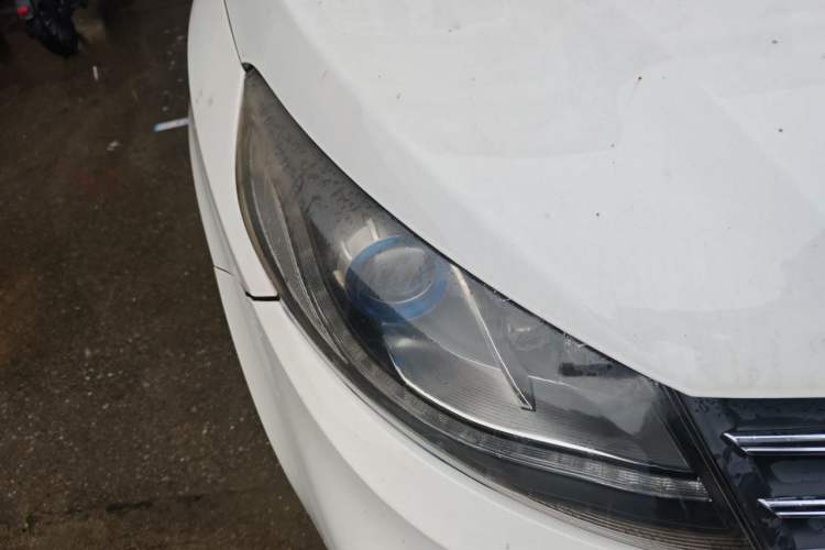 Used Dongfeng Fengon 580 2017 1.5T CVT Smart Style Model Right Front Headlight