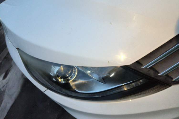 Used Dongfeng Fengon 580 2017 1.5T CVT Comfort Model Right Front Headlight