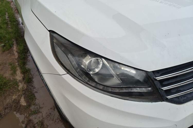 Used Dongfeng Fengon 580 2017 1.5T CVT Luxury Model Right Front Headlight