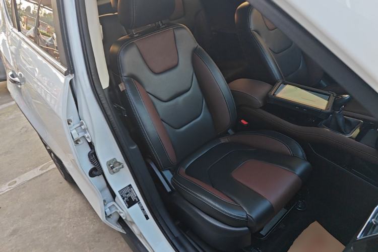 Used Dongfeng Fengon 580 2017 1.5T Manual Luxury Model Right Front Seat