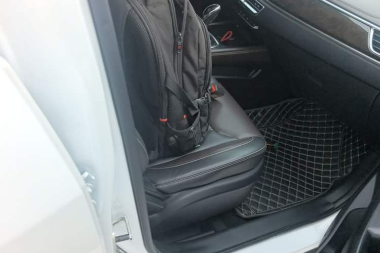 Used Dongfeng Fengon 580 2017 1.5T CVT Smart Style Model Right Front Seat