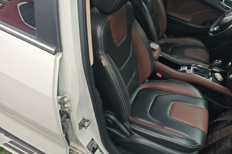 Used Dongfeng Fengon 580 2017 1.5T CVT Luxury Model Right Front Seat
