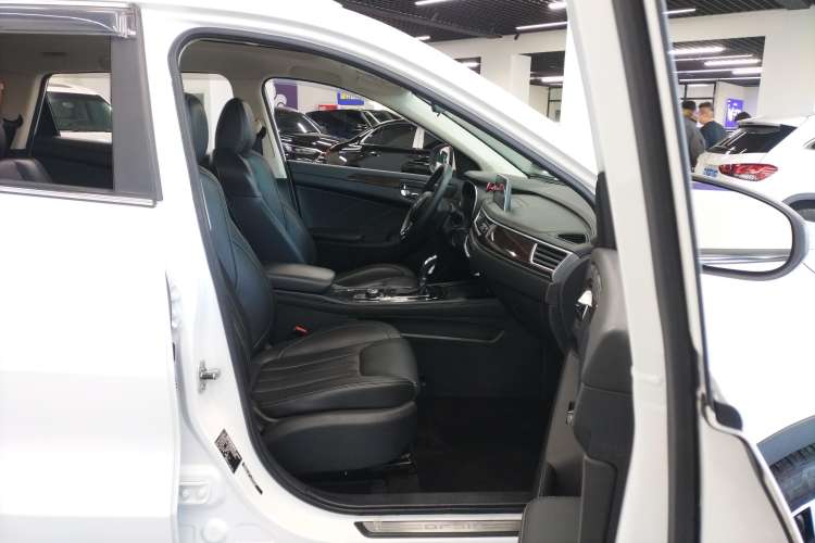 Used Dongfeng Fengon 580 2017 1.5T CVT Smart Style Model Right Front Seat