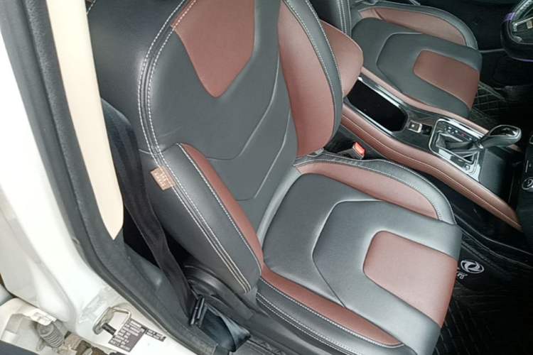 Used Dongfeng Fengon 580 2017 Revised Version 1.5T CVT Luxury Edition Right Front Seat