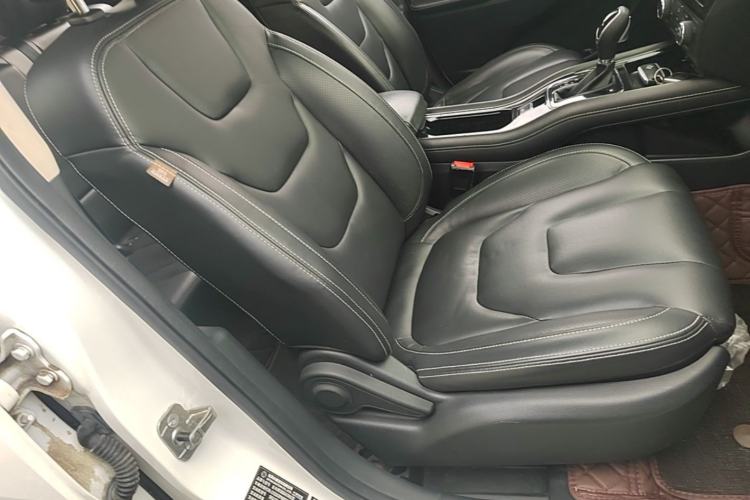 Used Dongfeng Fengon 580 2017 1.5T CVT Luxury Model Right Front Seat