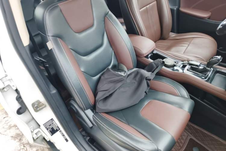Used Dongfeng Fengon 580 2017 1.5T CVT Luxury Model Right Front Seat