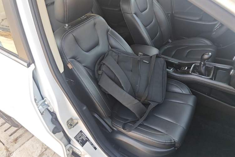 Used Dongfeng Fengon 580 2017 1.5T Manual Luxury Model Right Front Seat