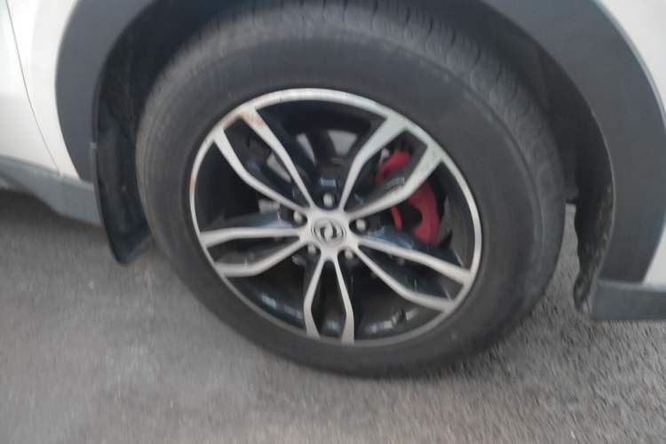 Used Dongfeng Fengon 580 2017 1.5T CVT Smart Style Model Right Front Wheel Hub