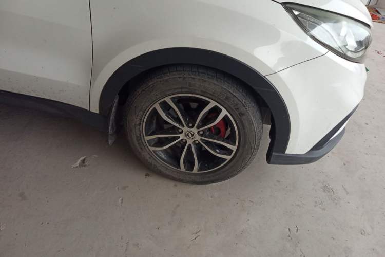 Used Dongfeng Fengon 580 2017 1.5T CVT Smart Style Model Right Front Wheel Hub
