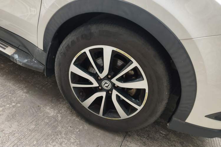 Used Dongfeng Fengon 580 2017 Revised Version 1.5T CVT Luxury Edition Right Front Wheel Hub