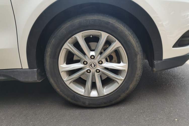 Used Dongfeng Fengon 580 2017 1.5T CVT Comfort Model Right Front Wheel Hub