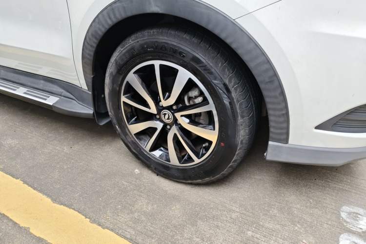 Used Dongfeng Fengon 580 2017 1.5T CVT Luxury Model Right Front Wheel Hub