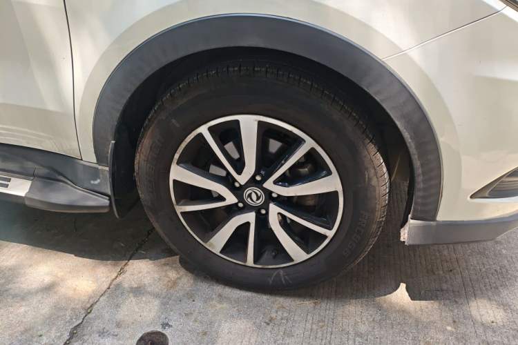 Used Dongfeng Fengon 580 2017 1.5T CVT Luxury Model Right Front Wheel Hub