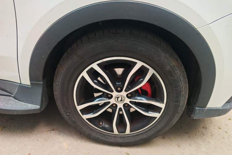 Used Dongfeng Fengon 580 2017 1.5T CVT Smart Style Model Right Front Wheel Hub