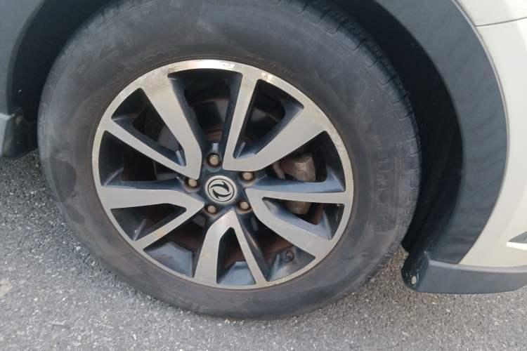 Used Dongfeng Fengon 580 2017 1.5T CVT Luxury Model Right Front Wheel Hub