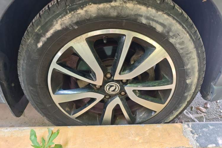 Used Dongfeng Fengon 580 2017 1.5T CVT Luxury Model Right Front Wheel Hub