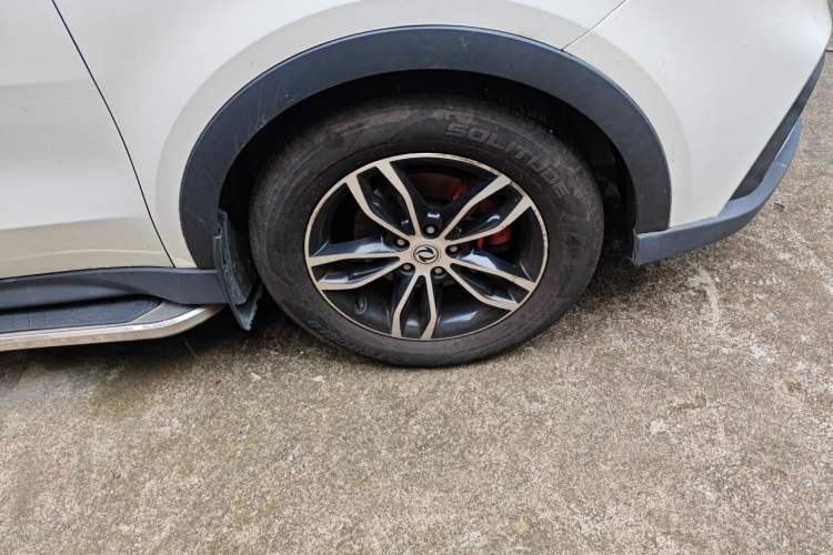 Used Dongfeng Fengon 580 2017 1.5T CVT Smart Style Model Right Front Wheel Hub
