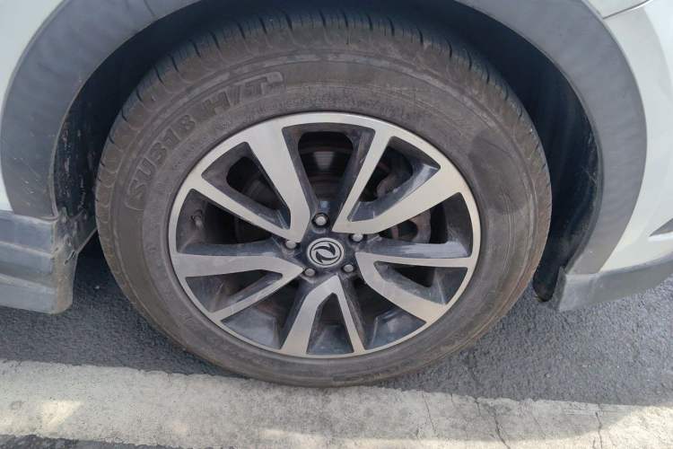 Used Dongfeng Fengon 580 2017 1.5T CVT Luxury Model Right Front Wheel Hub
