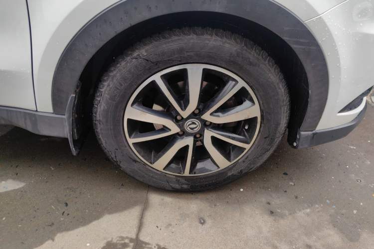 Used Dongfeng Fengon 580 2017 1.5T CVT Luxury Model Right Front Wheel Hub