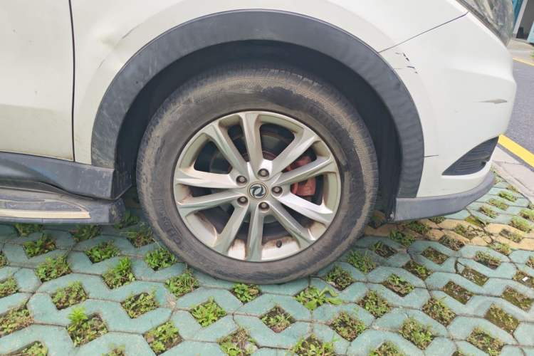 Used Dongfeng Fengon 580 2017 1.8L Manual Comfort Model Right Front Wheel Hub