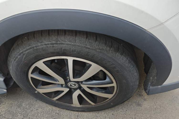 Used Dongfeng Fengon 580 2017 1.5T Manual Luxury Model Right Front Wheel Hub