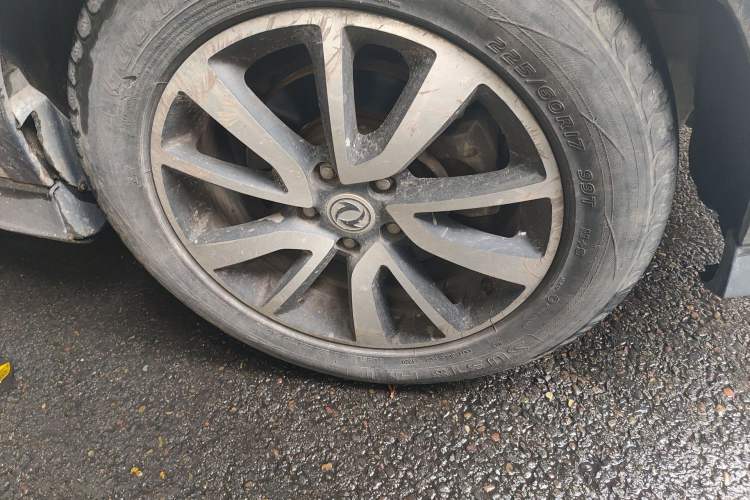 Used Dongfeng Fengon 580 2017 1.5T Manual Luxury Model Right Front Wheel Hub