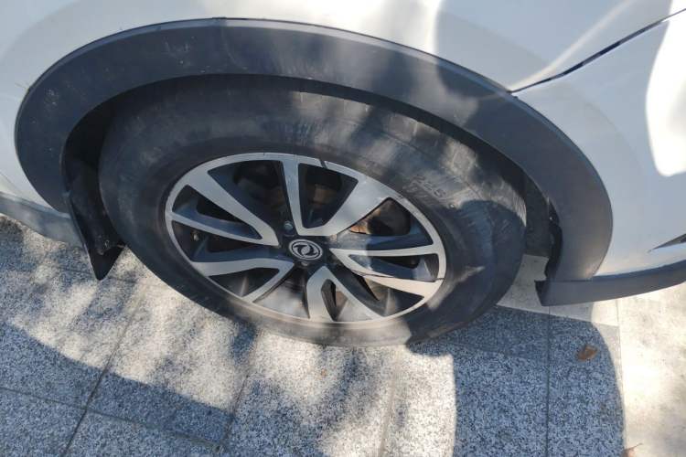 Used Dongfeng Fengon 580 2017 Revised Version 1.5T CVT Luxury Edition Right Front Wheel Hub