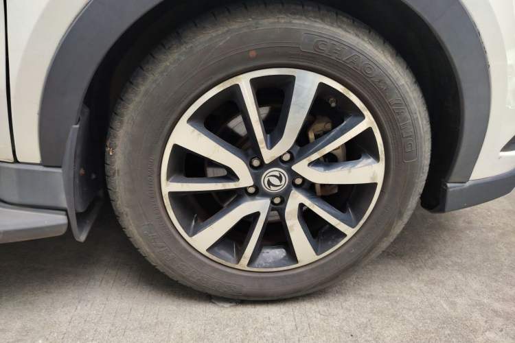 Used Dongfeng Fengon 580 2017 Revised Version 1.5T CVT Luxury Edition Right Front Wheel Hub