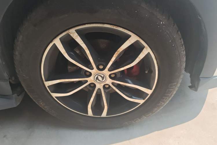 Used Dongfeng Fengon 580 2017 1.5T CVT Smart Style Model Right Front Wheel Hub