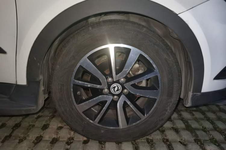 Used Dongfeng Fengon 580 2017 1.5T CVT Luxury Model Right Front Wheel Hub