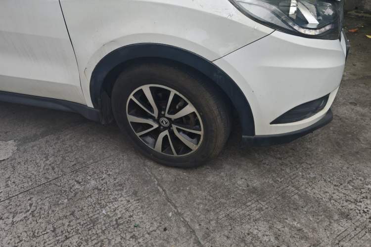 Used Dongfeng Fengon 580 2017 1.5T Manual Luxury Model Right Front Wheel Hub