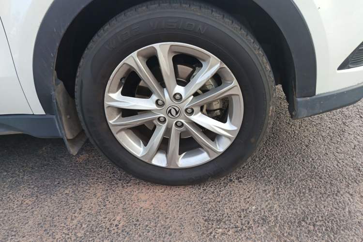 Used Dongfeng Fengon 580 2017 1.8L Manual Comfort Model Right Front Wheel Hub