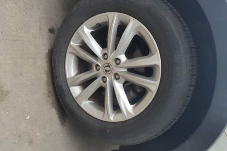Used Dongfeng Fengon 580 2017 1.8L Manual Comfort Model Right Front Wheel Hub