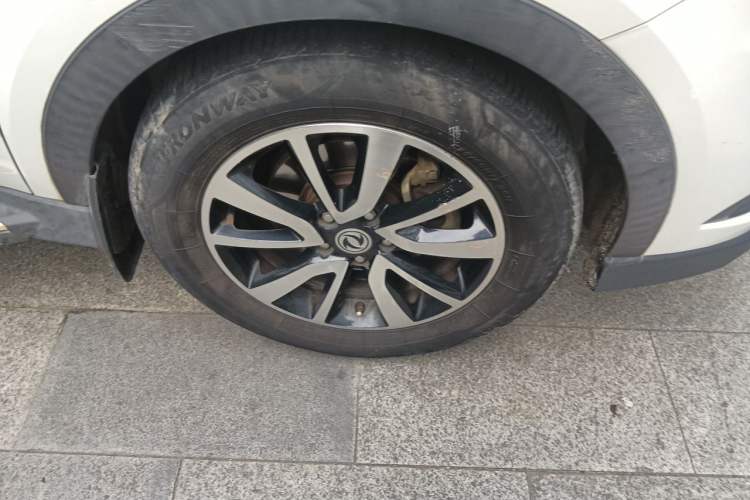 Used Dongfeng Fengon 580 2017 Revised Version 1.5T CVT Luxury Edition Right Front Wheel Hub
