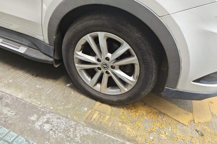 Used Dongfeng Fengon 580 2017 1.5T CVT Comfort Model Right Front Wheel Hub