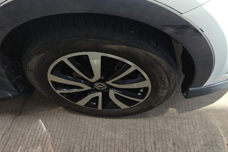 Used Dongfeng Fengon 580 2017 1.5T Manual Luxury Model Right Front Wheel Hub