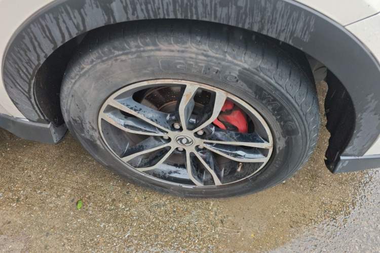 Used Dongfeng Fengon 580 2017 1.5T CVT Smart Style Model Right Front Wheel Hub