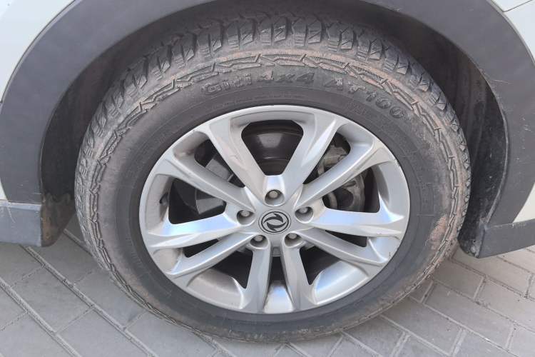 Used Dongfeng Fengon 580 2017 Revised Version 1.5T CVT Luxury Edition Right Front Wheel Hub