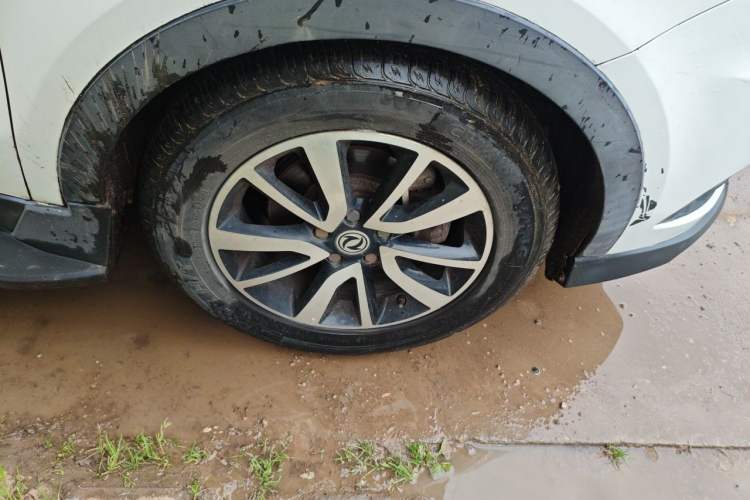 Used Dongfeng Fengon 580 2017 1.5T CVT Luxury Model Right Front Wheel Hub